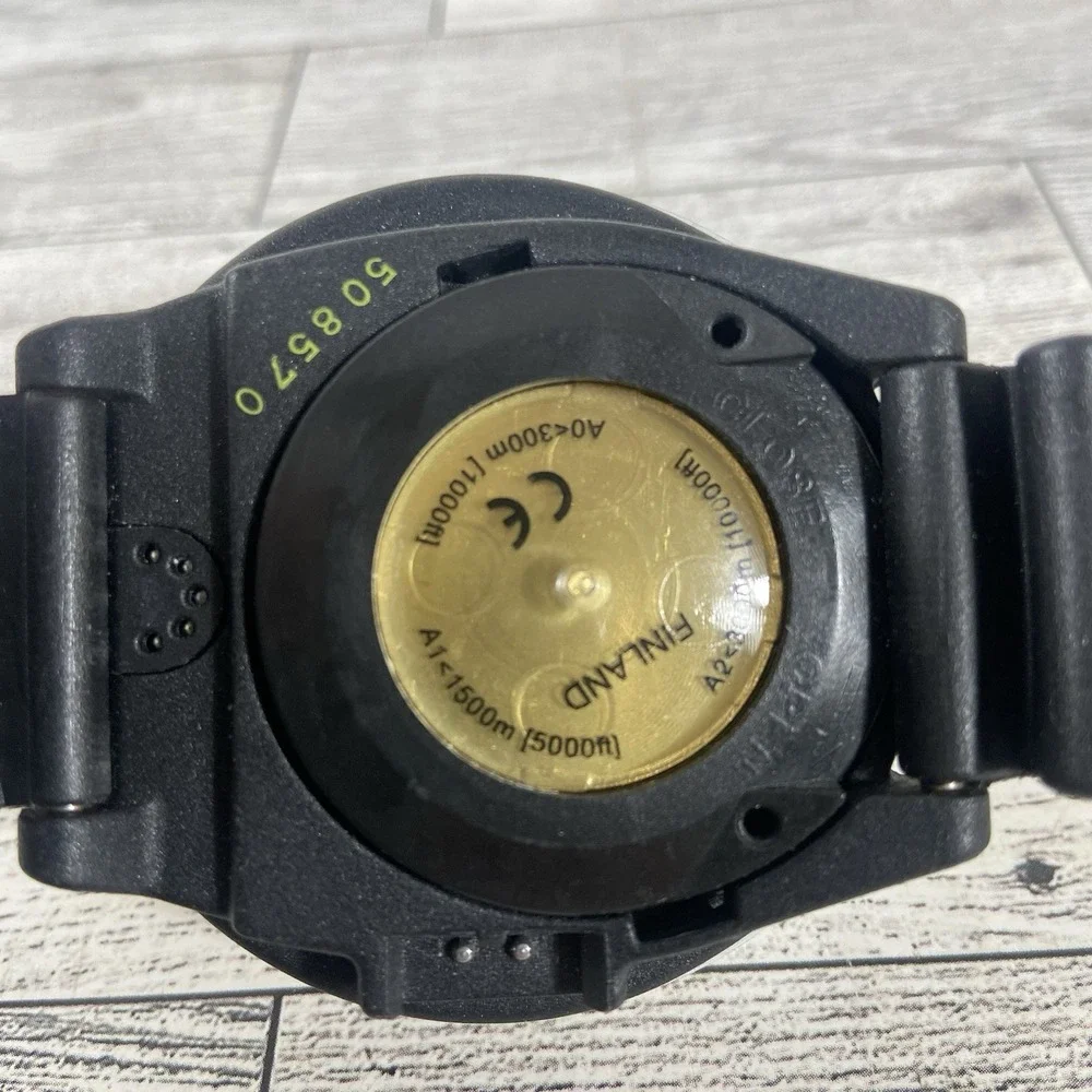 Suunto Gecko Wrist Dive Computer For Scuba Diving (PARTS ONLY NOT TESTED)